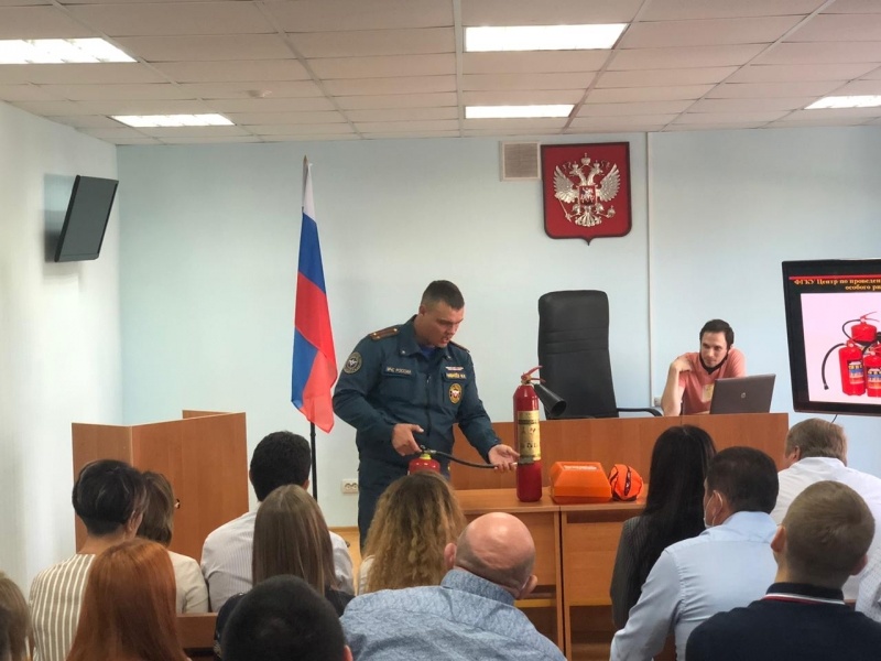 Занятия по требованиям пожарной безопасности с сотрудниками Московского гарнизонного военного суда Занятия по требованиям пожарной безопасности с сотрудниками Московского гарнизонного военного суда