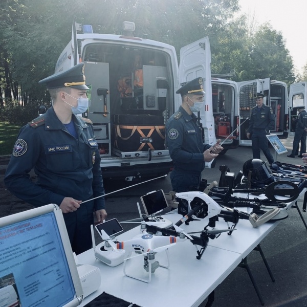 Демонстрация возможностей специальной техники в Лужниках