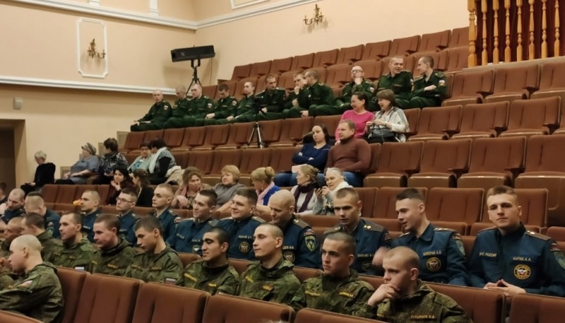 Личный состав военнослужащих по призыву побывал на спектакле в ДК Мосрентген Личный состав военнослужащих по призыву побывал на спектакле в ДК Мосрентген