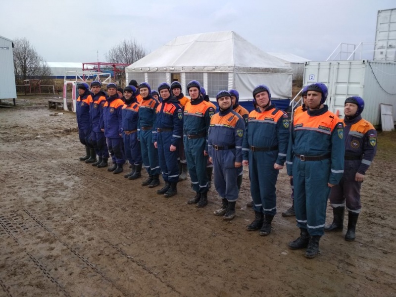 Подведены итоги проведения совместных тренировок летных экипажей и спасателей Центра "Лидер" по освоению и применению авиационно-спасательных технологий
