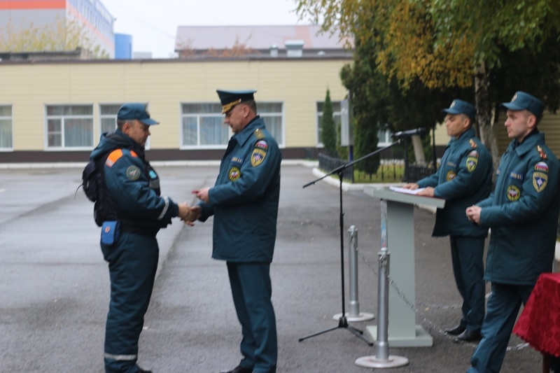 Вручение ведомственных наград и знаков "Парашютист"