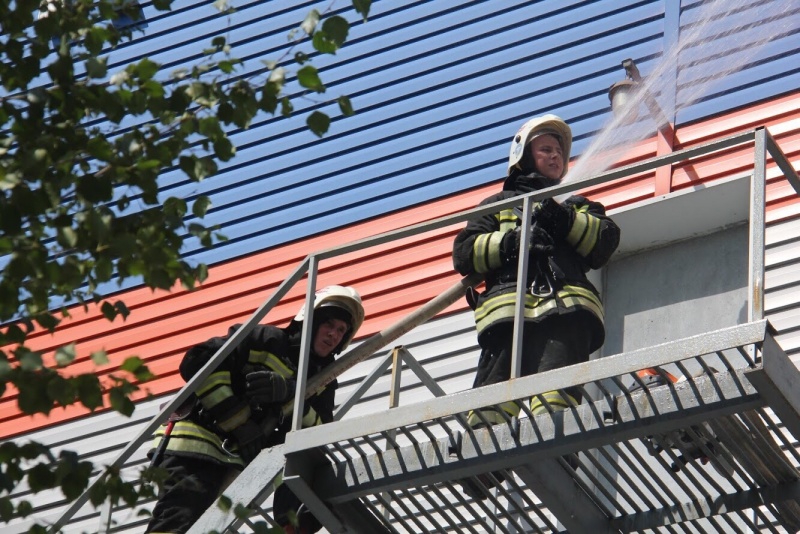 Продолжаются сборы со штатными (нештатными) пожарными командами Центра