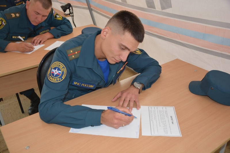 Представитель Центра вошел в тройку лидеров на конкурсе «Лучший пиротехник МЧС России» Представитель Центра вошел в тройку лидеров на конкурсе «Лучший пиротехник МЧС России»