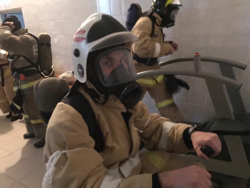 Продолжается обучение сотрудников Центра по профессии "Пожарный"