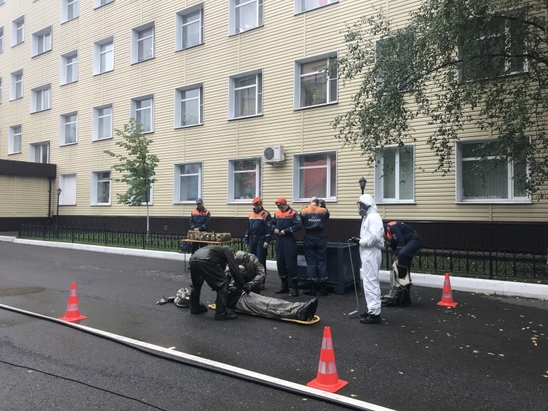 Занятия по развертыванию пункта специальной и санитарной обработки