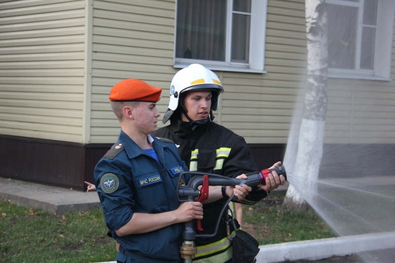 Занятие по противопожарной подготовке с военнослужащими по призыву.