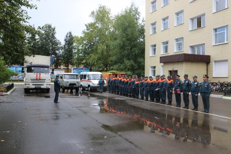 Смотр готовности личного состава, убывающего на сборы по воздушно-десантной подготовке Смотр готовности личного состава, убывающего на сборы по воздушно-десантной подготовке